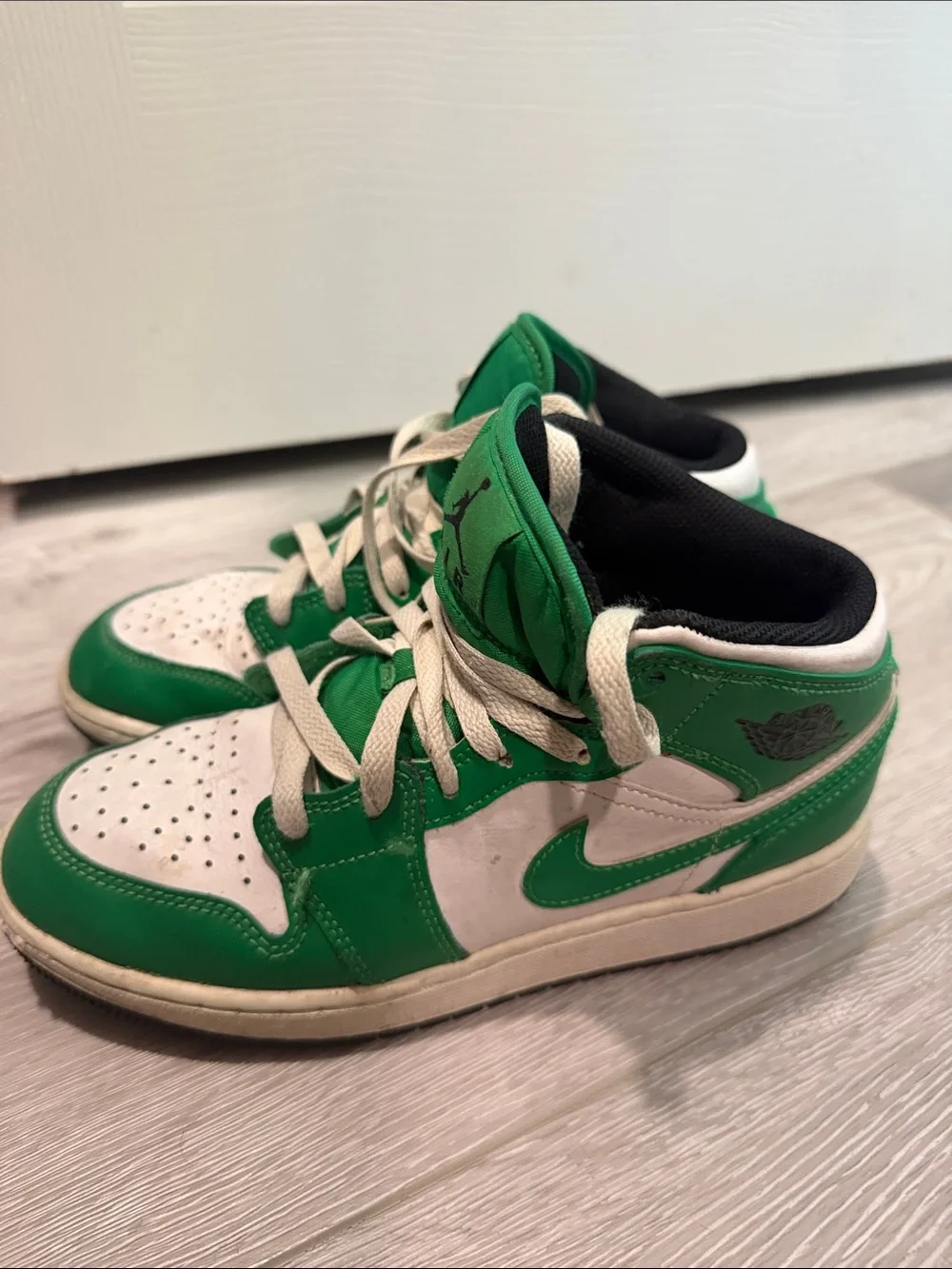 Nike Kids High-Top Sneakers in Green and White